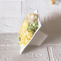 黄色いプリザーブドフラワー　フレーム　フラワーアレンジメント　米寿祝い　引越し祝い　出産祝い　退職祝い　お見舞い 5枚目の画像