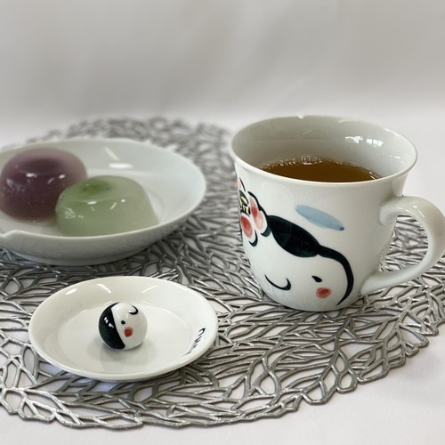 波佐見焼 花飾りお福さんカップ 蓋付き 【tomofac】 マグカップ 波佐見