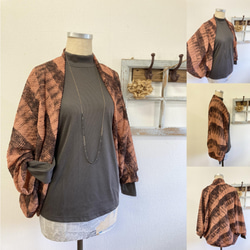 秋季成年海龜❤️ 羅紋材質高領上衣卡其色（M 碼） 第9張的照片