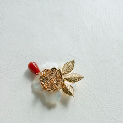 2WAY ブローチ＆帯留め 白蝶貝による花　 天然石赤メノウ 10枚目の画像