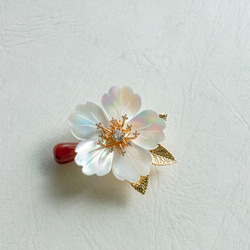 2WAY ブローチ＆帯留め 白蝶貝による花　 天然石赤メノウ 12枚目の画像