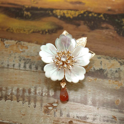 南洋真珠 白蝶貝 silver ブローチ 帯留 桜 梅 南洋真珠 白蝶貝 silver ブローチ 帯留 桜 梅