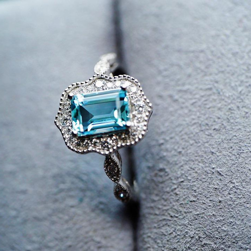 受注制作「アイスキューブ」1.04ct 海の水 リング シンプル K18