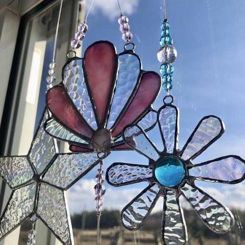 ✴︎新作✴︎水色の花のサンキャッチャー オーロラ水晶 ガラス