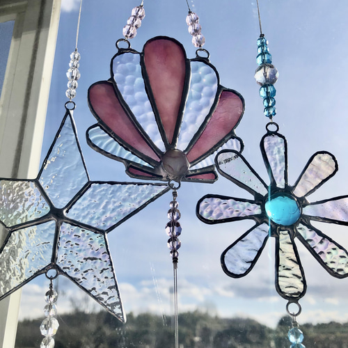 ✴︎新作✴︎水色の花のサンキャッチャー オーロラ水晶 ガラス