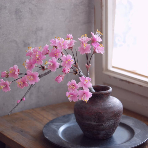 はなの器　花瓶　壺　ツボ　作家物　一輪挿し 花器 壺 土器のような器に白い丸 一輪挿し・花瓶・花器 ひとつだけ
