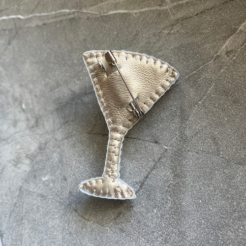 ビーズ刺繍 カクテル型 ブローチ 大人 マティーニ ブローチ happa 通販