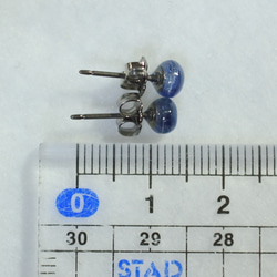 （１点もの）カイヤナイトのスタッドピアス（5mm・チタンポスト） 5枚目の画像