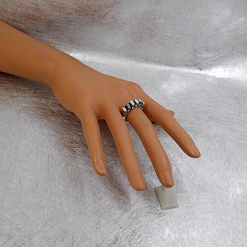 ホワイトバッファロー　シルバー925 リング ホワイトバッファロー リング ナバホ族製作の ホワイト系