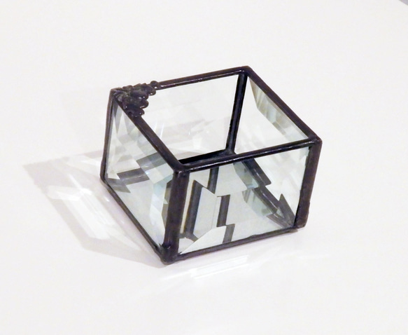 ステンドグラス　ベベルガラスの小物入れ 3枚目の画像