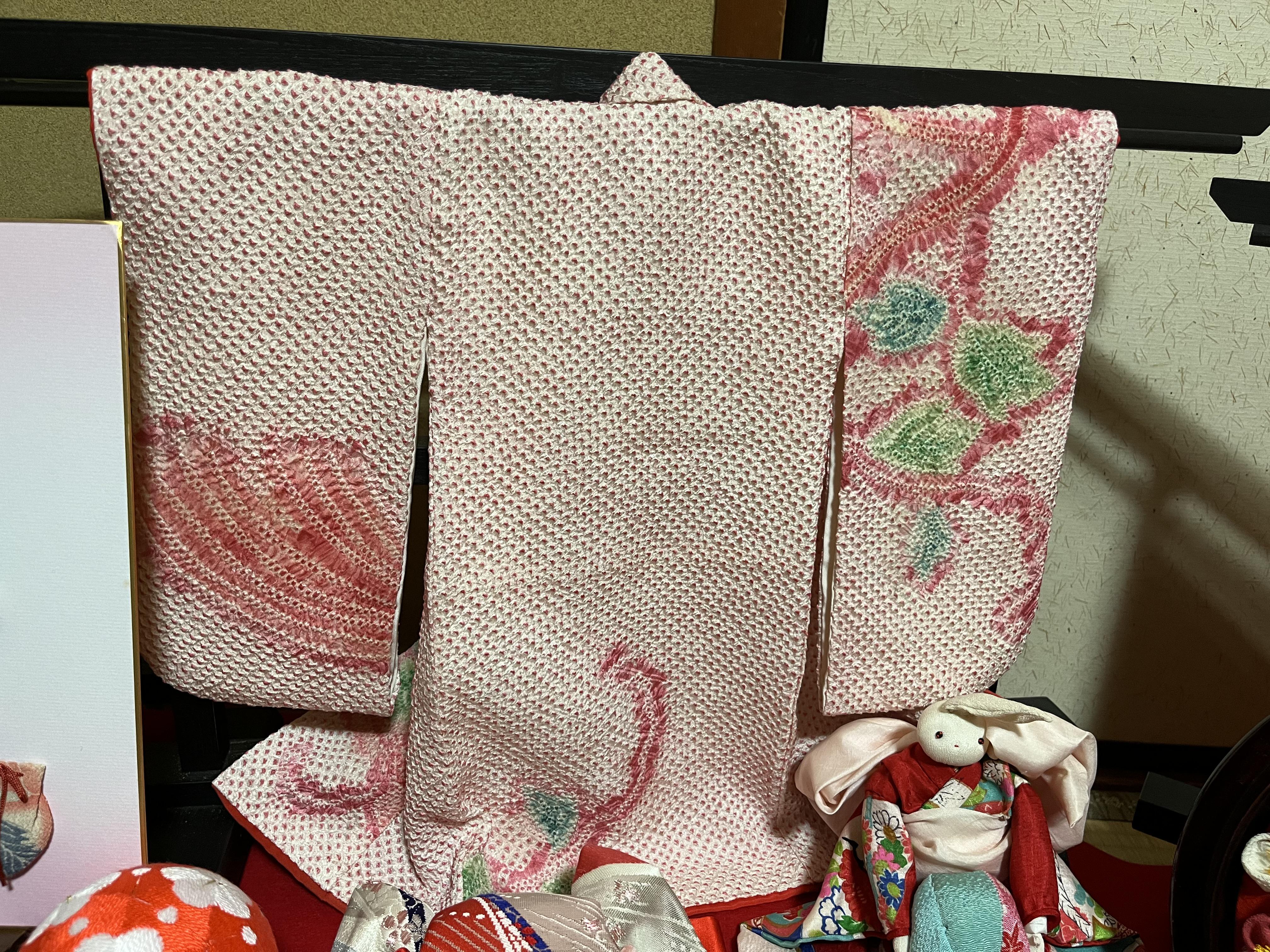 絞りの振り袖（飾用）