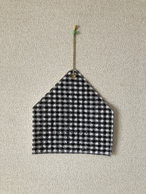 手刺繍のタペストリー（ブローチの木） 4枚目の画像