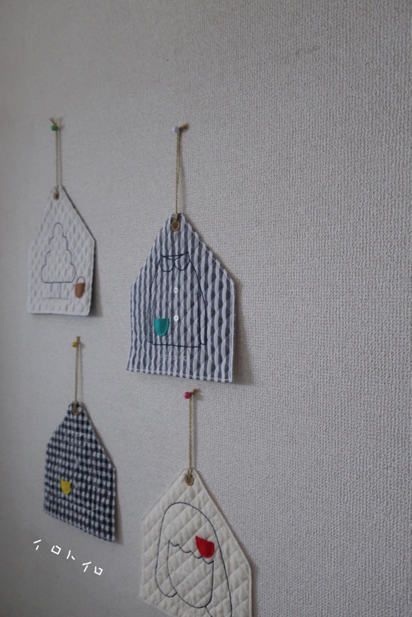 手刺繍のタペストリー（ブローチの木） 3枚目の画像