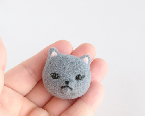 羊毛フェルト猫　グレー長毛 羊毛フェルト 猫 グレー猫 フレーム猫 羊毛フェルト にじいろ