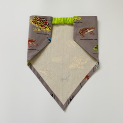 カラフルなカエル柄☆100〜110サイズこどもエプロン、三角巾、巾着3点セット 7枚目の画像