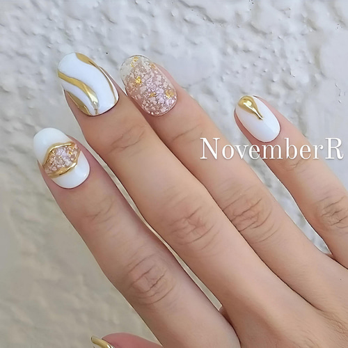 LA523☆白＆ゴールドミラーネイル ネイルチップ（つけ爪） NovemberR