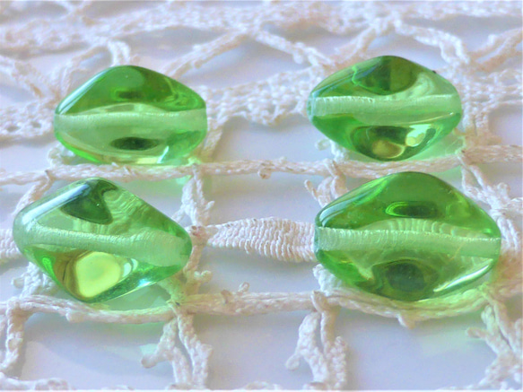 融化果凍綠捷克玻璃珠4 顆 第1張的照片