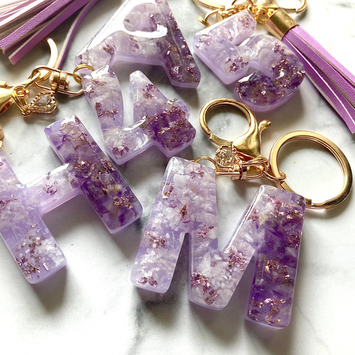 宝石☆purple レジンイニシャルキーホルダー キーホルダー yu
