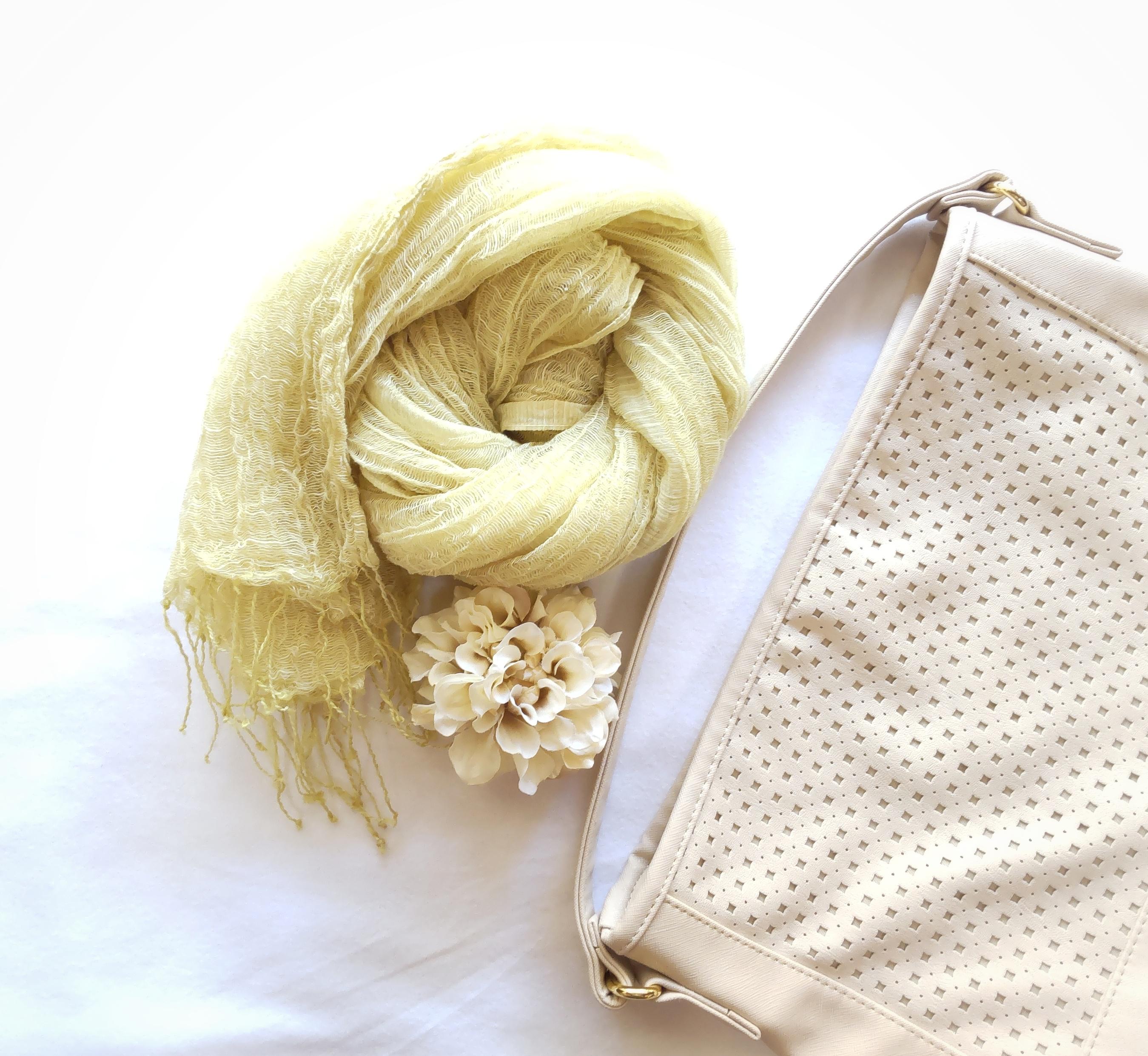 【特集掲載】草木染めコットンシルク　やさしい黄色のストール