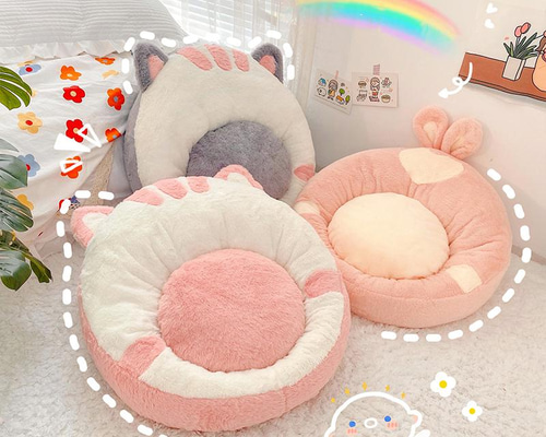 ネコ型フリース枕 ピンクの帽子付き ネコ型フリース枕 ピンクの帽子付き