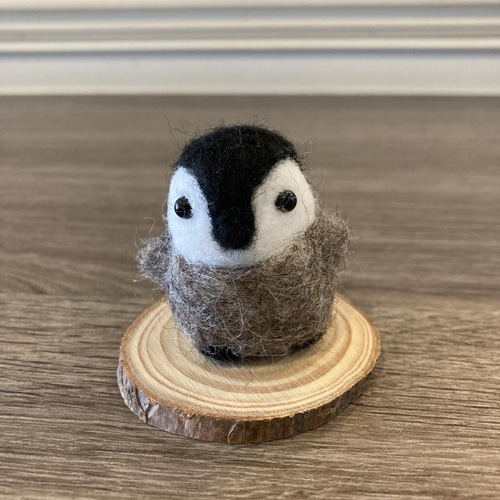 皇帝ペンギンのコンペちゃん☆ f00032 羊毛フェルト スマイリー