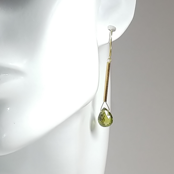 《18金》オリーブトルマリンのロングピアス