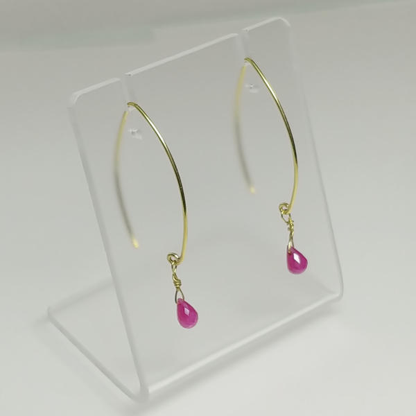 《18金》ドロップカットルビーのフープピアス