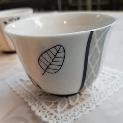 【広口湯呑み茶椀  / グレイッシュブルー】北欧柄と和の調和を愉しむ食器シリーズ 1枚目の画像