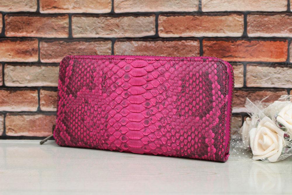 ヘビ革（パイソン）を使ったラウンド財布（ローズサクラ）カード16枚収納タイプ