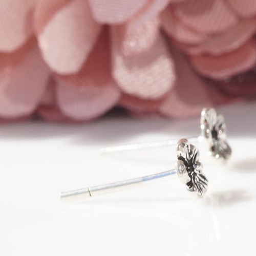 A039 スタッド ピアス 桜 花 レディース シルバー925 CZダイヤ 記念 楽天市場】桜 ピアス シルバー レディース 花 さくら スタッズ
