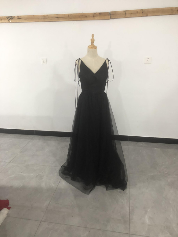 高品質！キャミソール パーティードレス 黒 ソフトチュール 短トレーン  