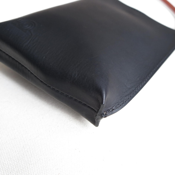 Italian leather pochette「streamline」BLACK 6枚目の画像