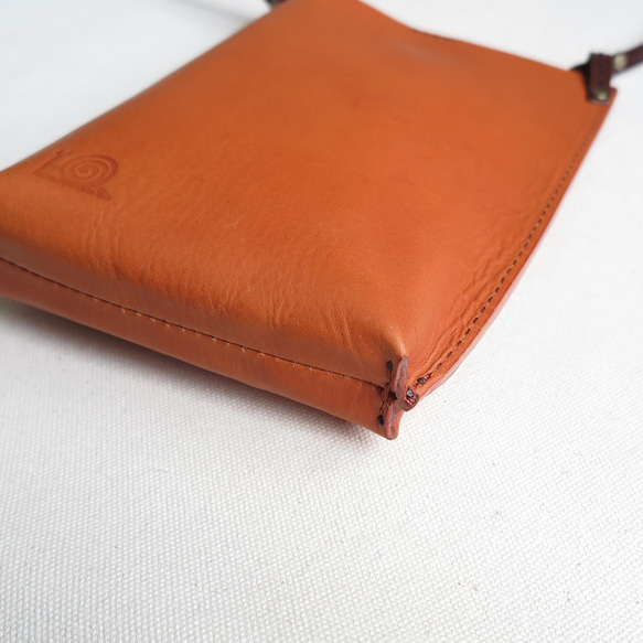 Italian leather pochette「streamline」ORANGE 6枚目の画像