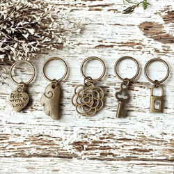 5点セット*金古美チャームのステッチマーカー（段数マーカー・目数リング）編み物道具 6枚目の画像