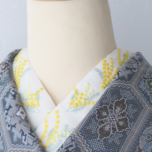 夜のミモザ 総刺繍 国産綿織物 刺繍半衿 （ふんわりミモザの刺繍