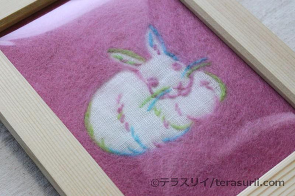 ウサギ（羊毛フェルト刺しゅう画） 2枚目の画像