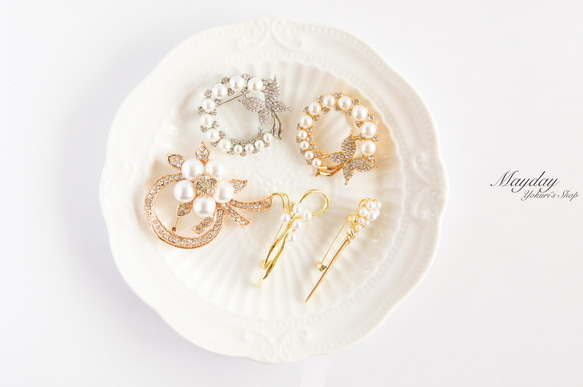 『リボンで束ねたパールの花のブローチ』 7枚目の画像