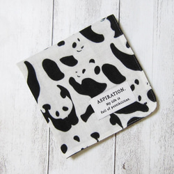 大人のガーゼハンカチ☆シンプル・パンダ・モノクロ（24㎝×24㎝） 2枚目の画像