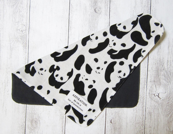 大人のガーゼハンカチ☆シンプル・パンダ・モノクロ（24㎝×24㎝） 3枚目の画像