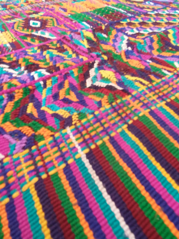 テーブルクロス　手織り　グァテマラ　ビンテージ　民族衣装　刺繍　ショール　スカーフ　古布　敷物　ウィピル 7枚目の画像