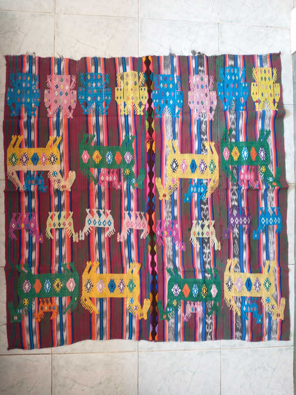テーブルクロス　敷物　手織り　風呂敷　ビンテージ　民族衣装　刺繍　ショール　スカーフ　古布　ウィピル　グァテマラ 3枚目の画像