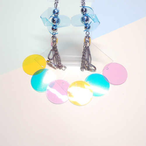 大ぶりピアス　ハンドメイドピアス　シルバーアクセサリー　ピアスビニールピアス ロングピアス ゆれるタイプ 大ぶり ビニールパーツ ビニール