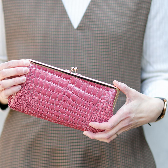 送料無料 Filness ペール エナメル クロコ がま口 長財布 軽量 国産 牛革 ピンクゴールド サクラ 桜色 2枚目の画像