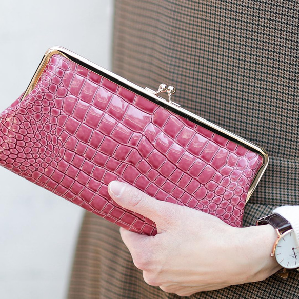 送料無料 Filness ペール エナメル クロコ がま口 長財布 軽量 国産 牛革 ピンクゴールド サクラ 桜色 1枚目の画像
