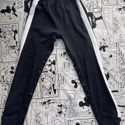 股間　白パンツ 新品150cm 長ズボン白ライン 股開き加工 スナップボタン バリアフリー服 介護服 ロングパンツ 介護看護グッズSHOP Raku-tto  通販｜Creema(クリーマ) 13555830