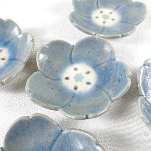 陶器の花豆皿｜ネモフィラ 薬味皿・豆皿 A.umi｛陶器｝ 通販 13556470