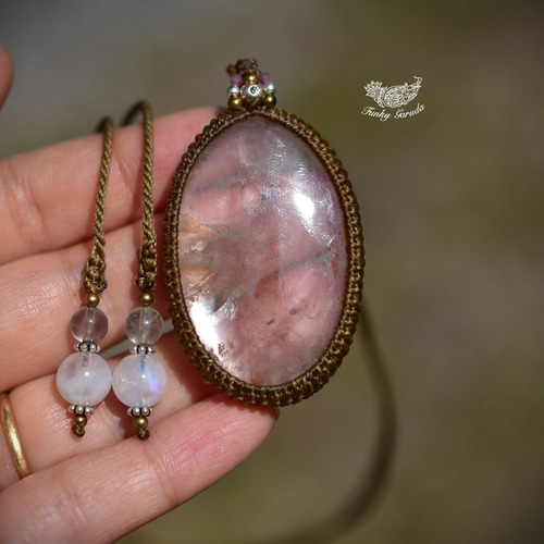 赤い内包物☆ヘマタイトインクォーツ マクラメペンダント224