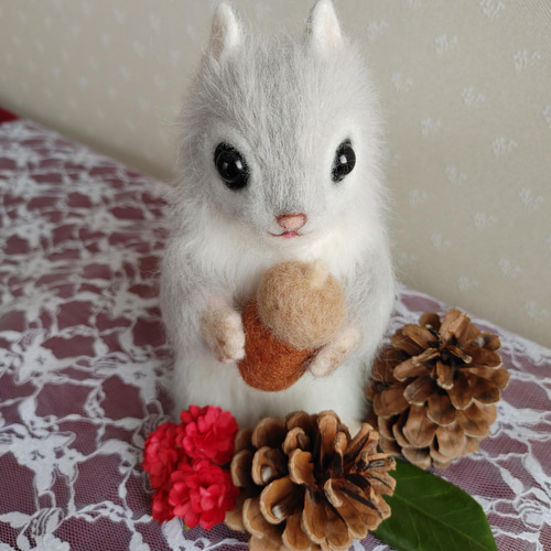 羊毛フェルトエゾモモンガ(どんぐり)