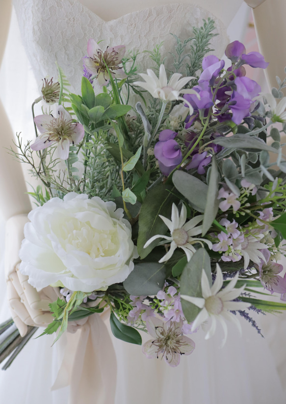 【新作】白ドレスを惹きたてるブーケ　ウエディングブーケ　結婚式　アーティフィシャルフラワー　高級造花 5枚目の画像