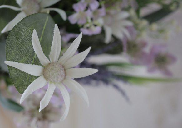 【新作】白ドレスを惹きたてるブーケ　ウエディングブーケ　結婚式　アーティフィシャルフラワー　高級造花 8枚目の画像